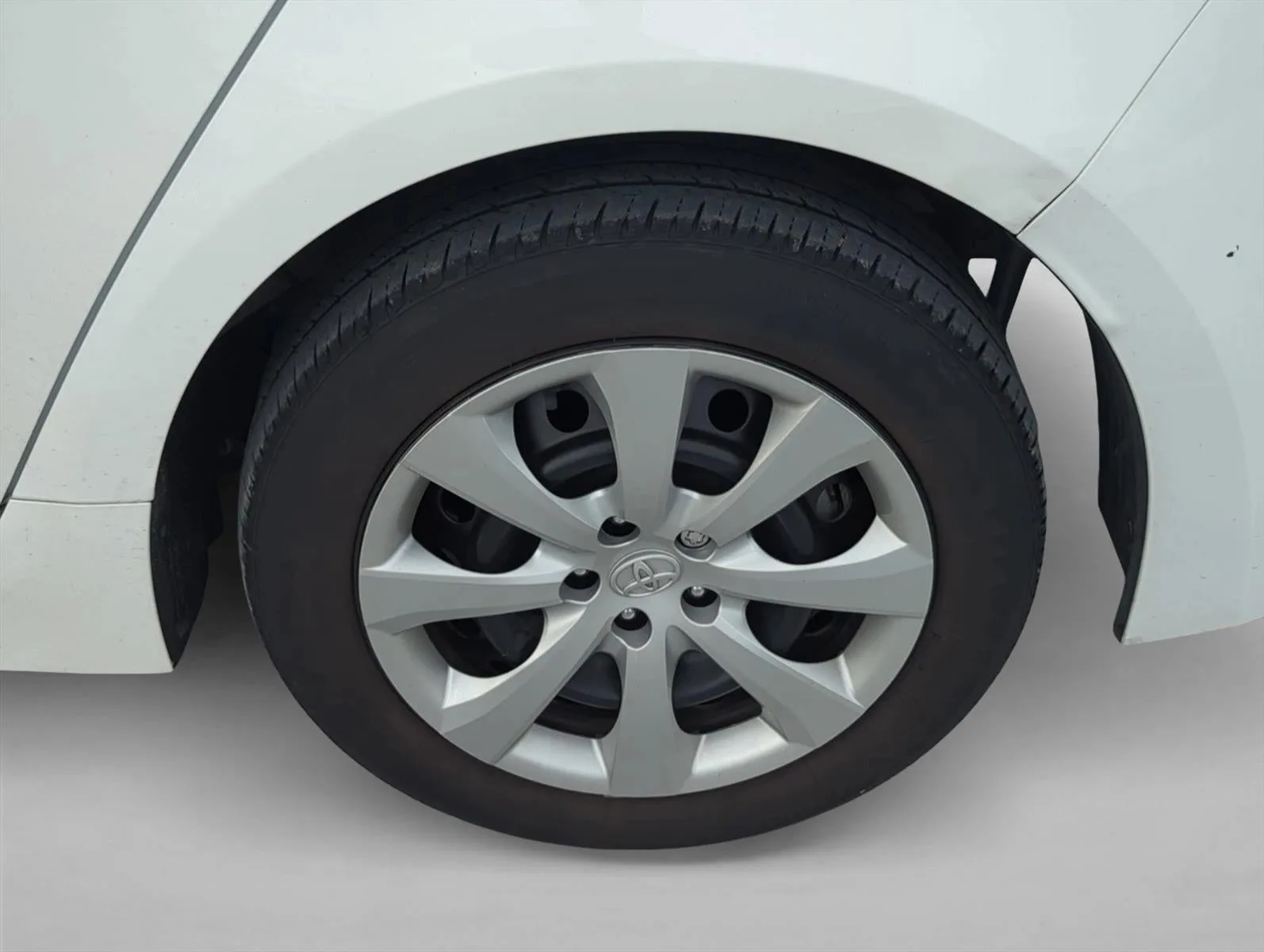 2024 Toyota Corolla LE CVT (Natl) photo 6