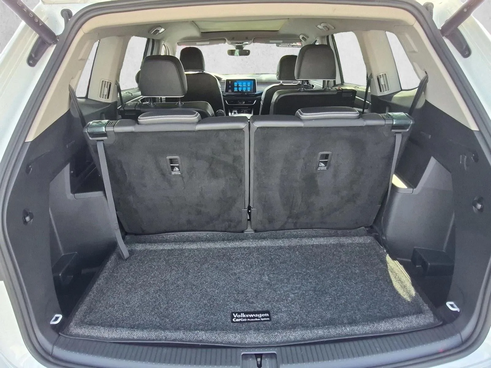 2024 Volkswagen Atlas 2.0T SEL Premium R-Line photo 6