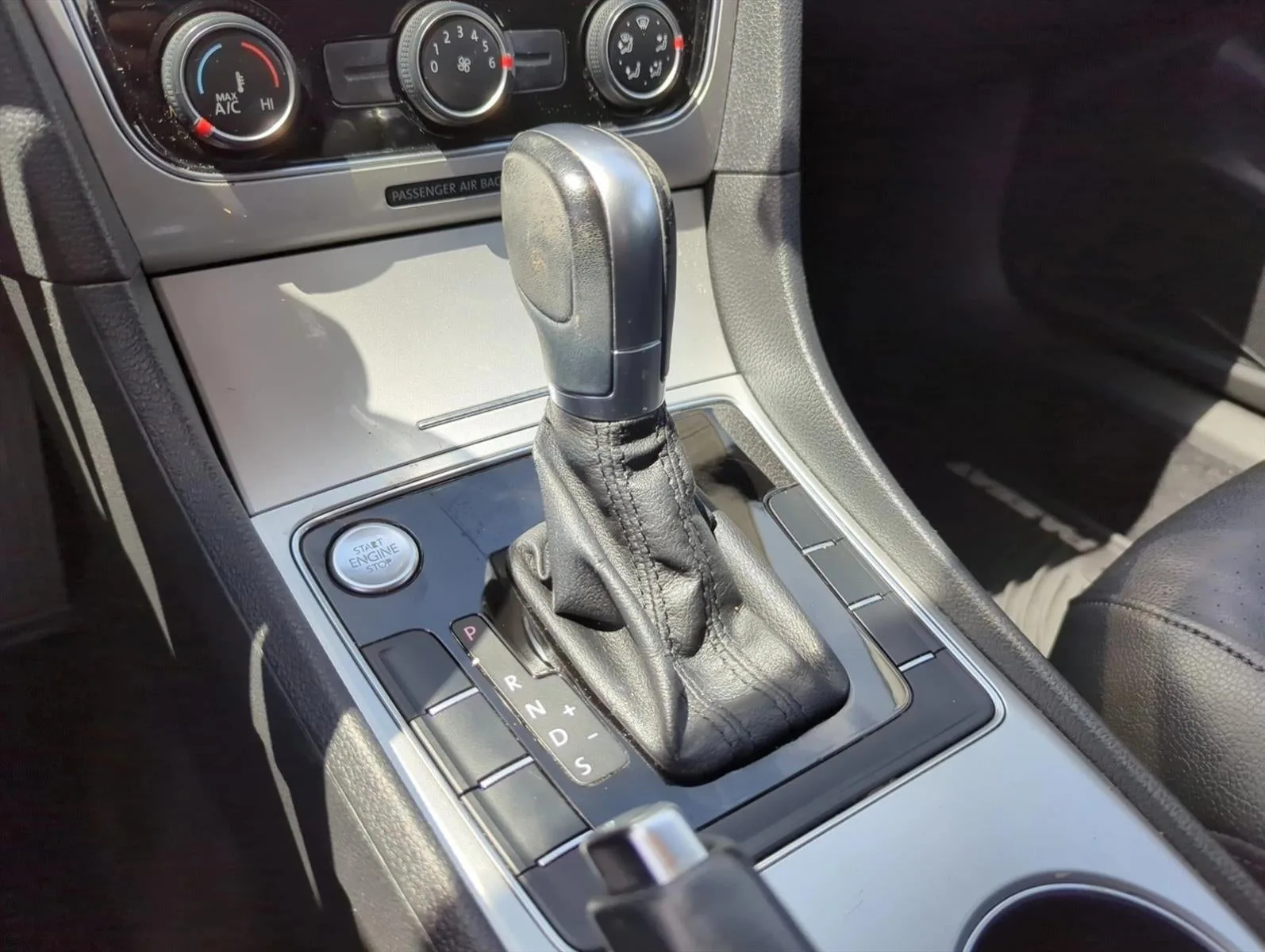 2019 Volkswagen Passat 2.0T Wolfsburg Edition Auto photo 10