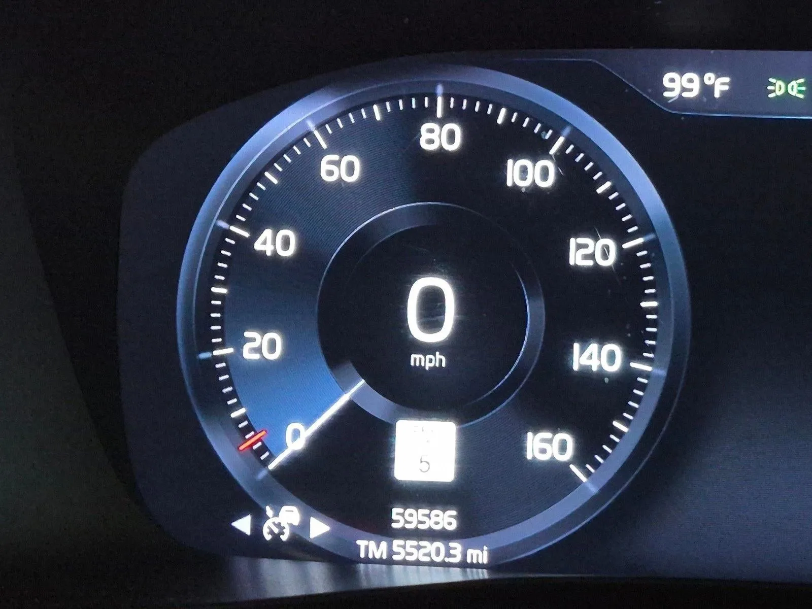 2022 Volvo XC40 T5 AWD R-Design photo 11