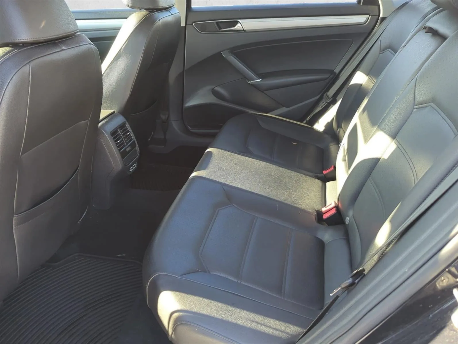 2019 Volkswagen Passat 2.0T Wolfsburg Edition Auto photo 10