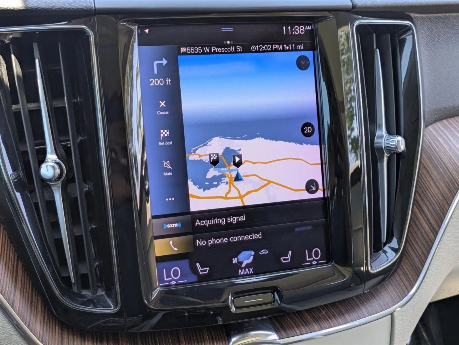 2021 Volvo XC60 T5 FWD Momentum photo 12