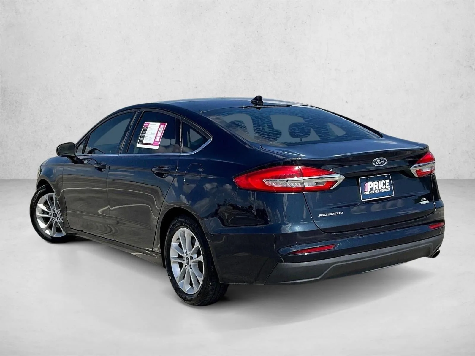 2020 Ford Fusion SE FWD photo 12