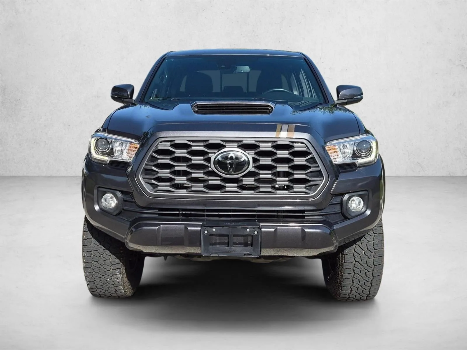2021 Toyota Tacoma TRD Sport photo 2