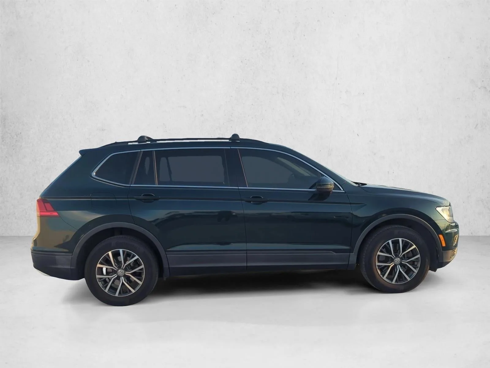 2019 Volkswagen Tiguan 2.0T SE FWD photo 4