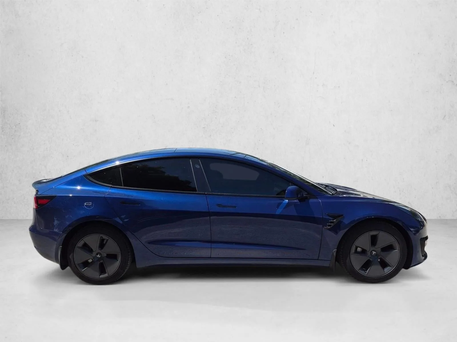 2023 Tesla Model 3 Base photo 4