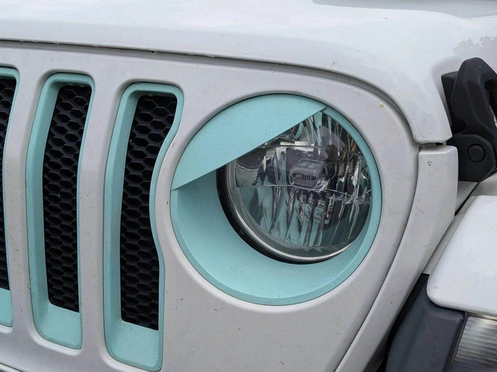 2018 Jeep Wrangler Unlimited Sahara 4x4 photo 2