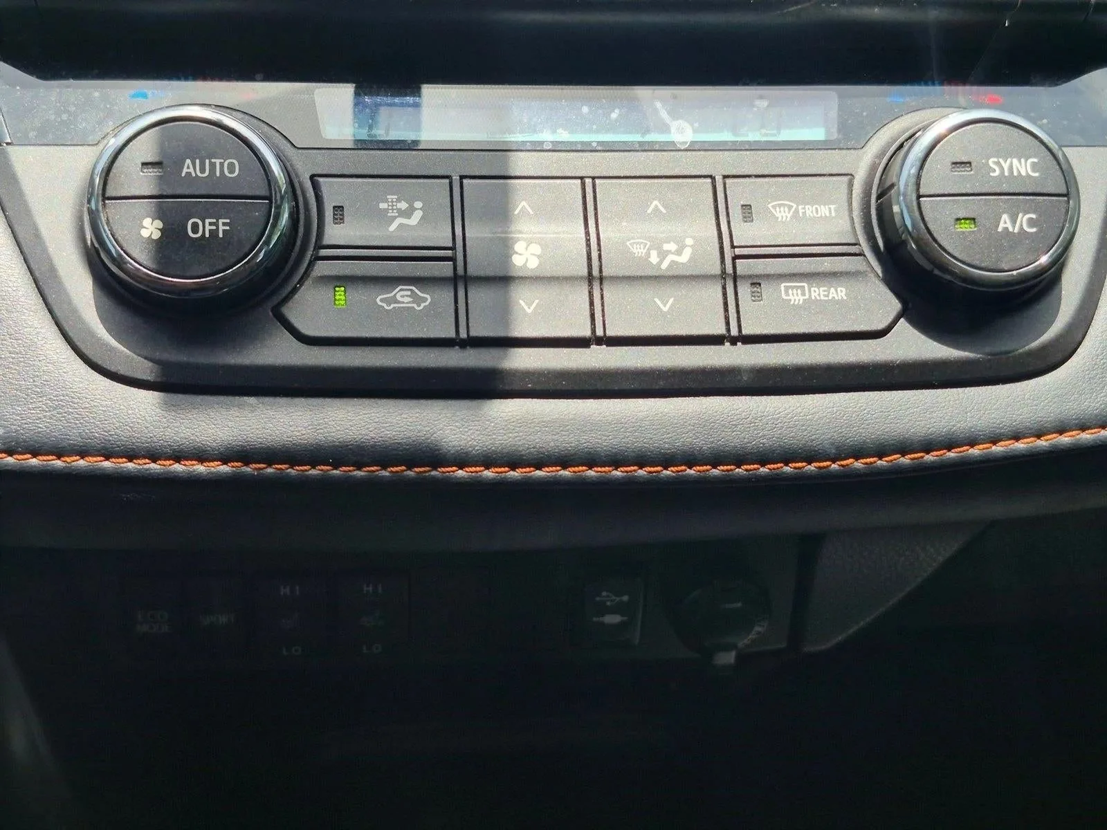 2016 Toyota RAV4 SE photo 10
