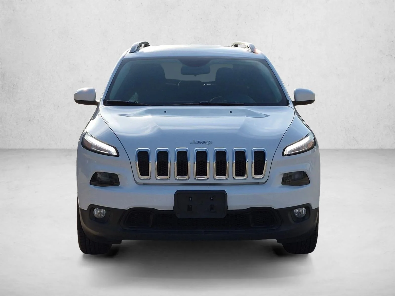 2016 Jeep Cherokee 4WD 4dr Latitude photo 2