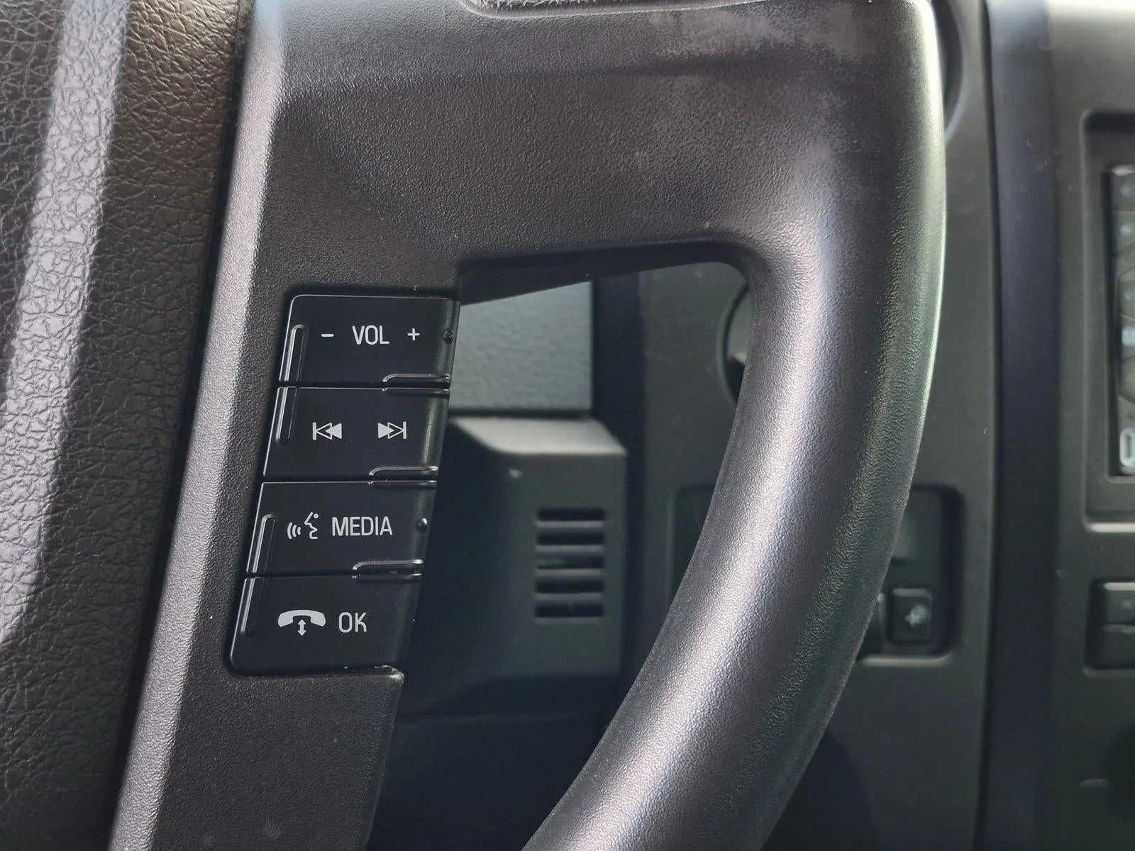 2014 Ford F-150 2WD SuperCrew 5-1/2 Ft Box STX photo 12