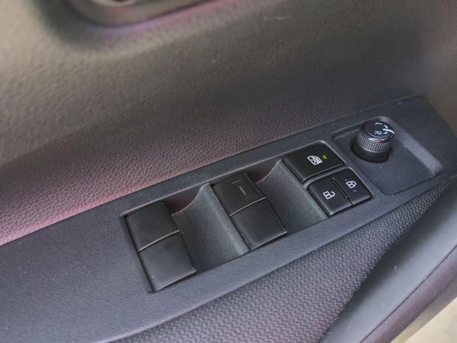 2023 Toyota Corolla LE CVT (Natl) photo 12