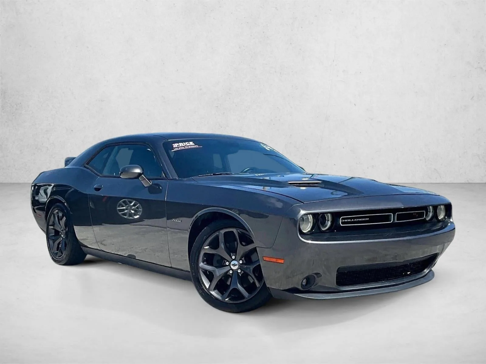 2015 Dodge Challenger R/T photo 12
