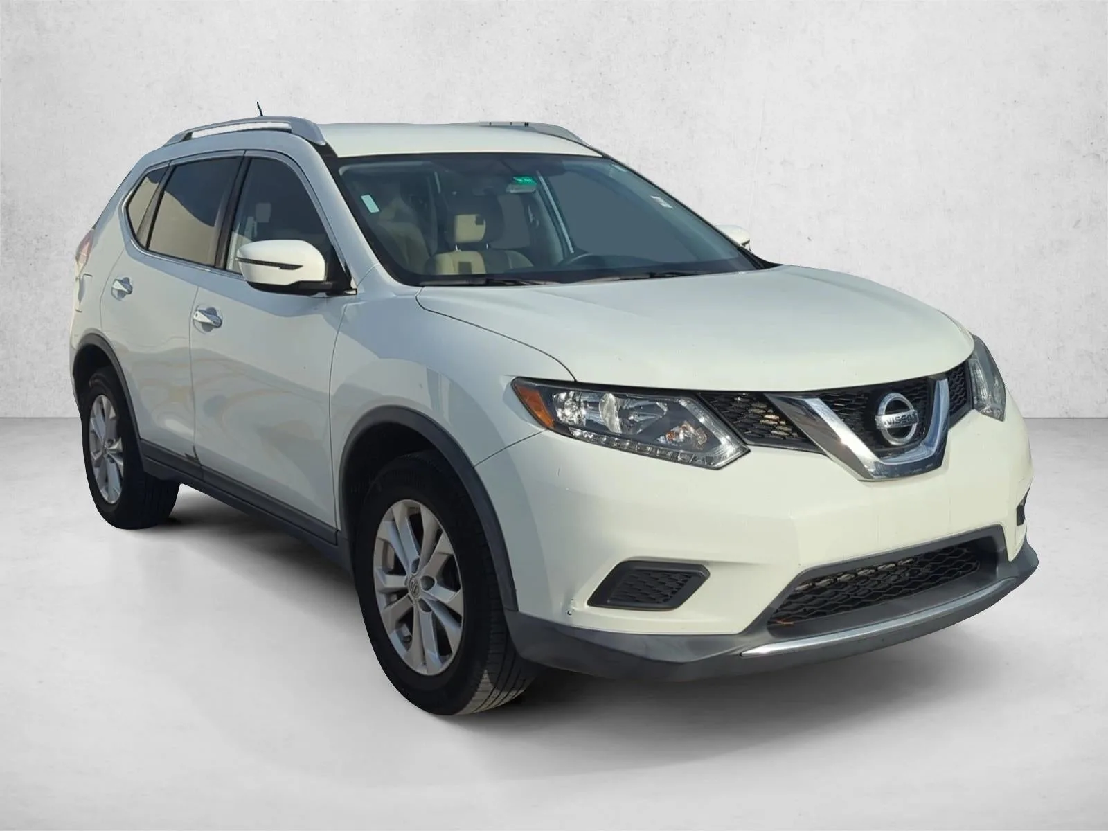 2016 Nissan Rogue FWD 4dr SV photo 3
