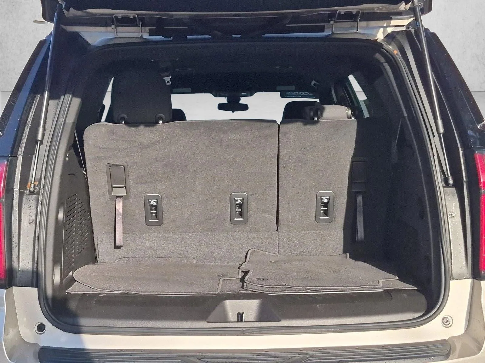 2022 Chevrolet Tahoe LS photo 6