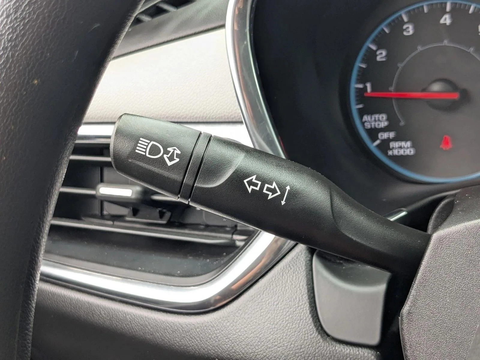 2019 Chevrolet Equinox LS photo 12
