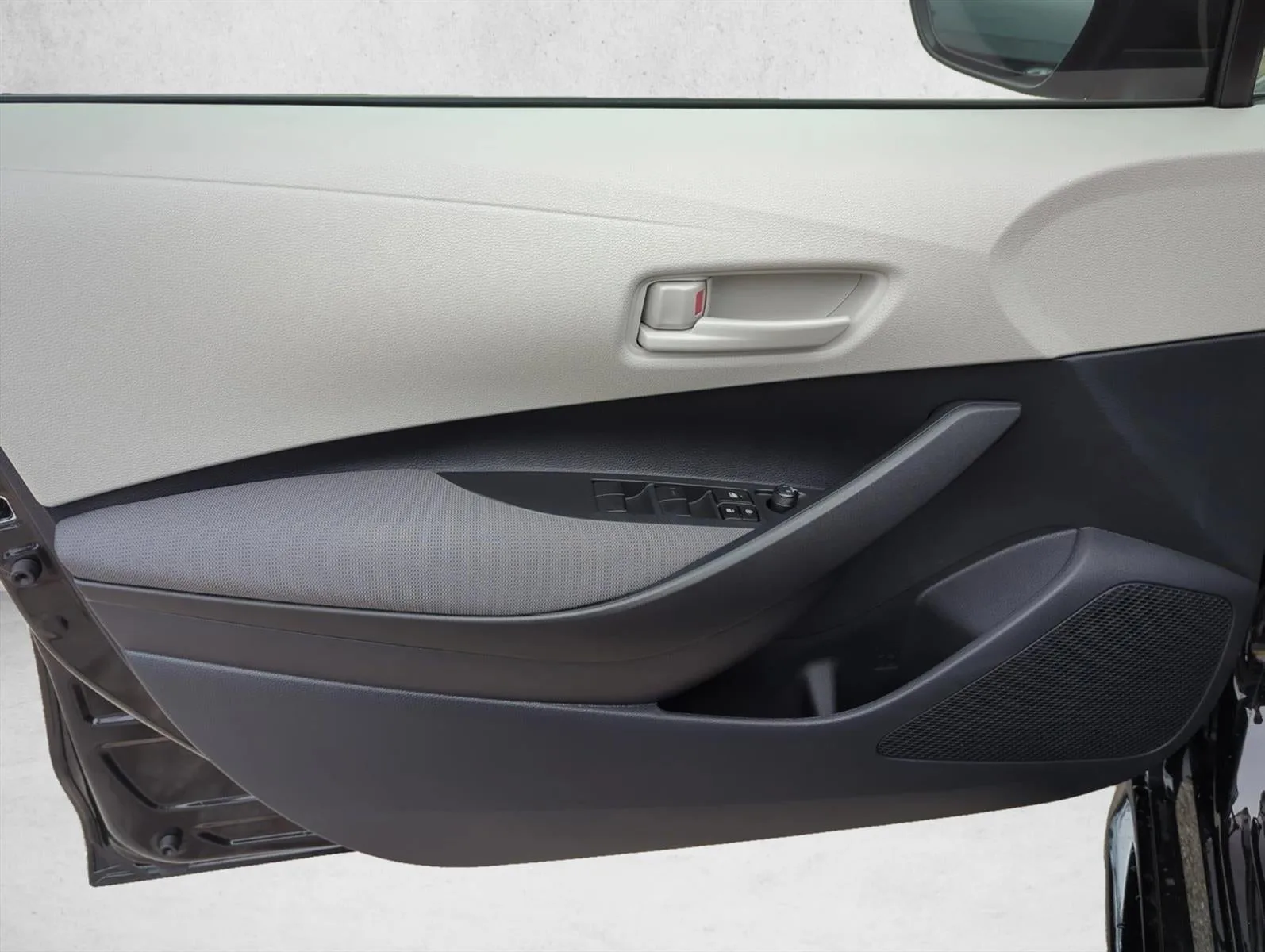 2026 Toyota Corolla LE CVT (Natl) photo 10