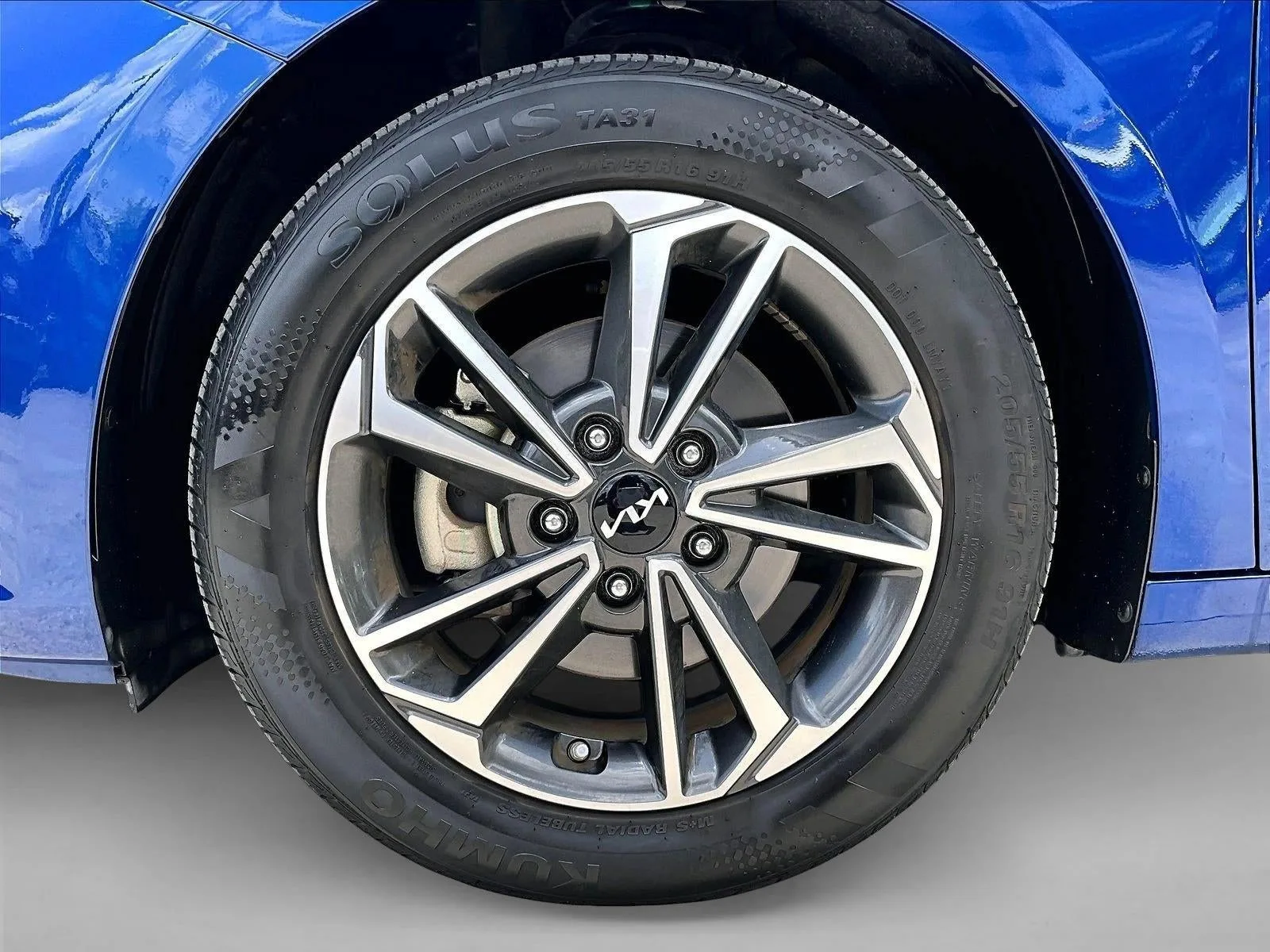 2024 Kia Forte LXS photo 10