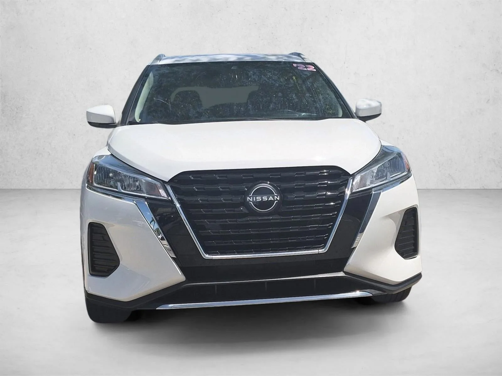 2022 Nissan Kicks SV FWD photo 2