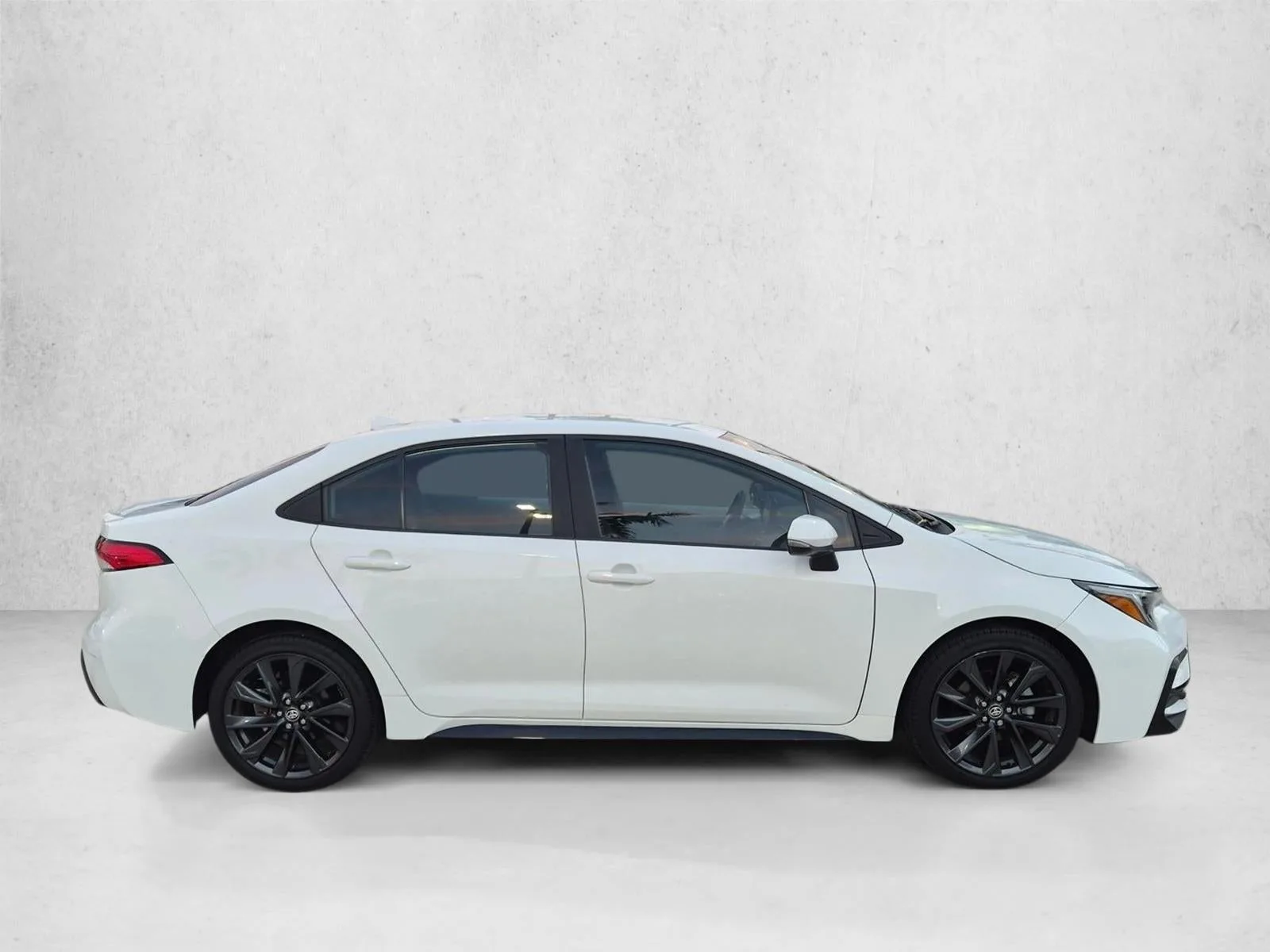 2024 Toyota Corolla SE CVT (Natl) photo 4