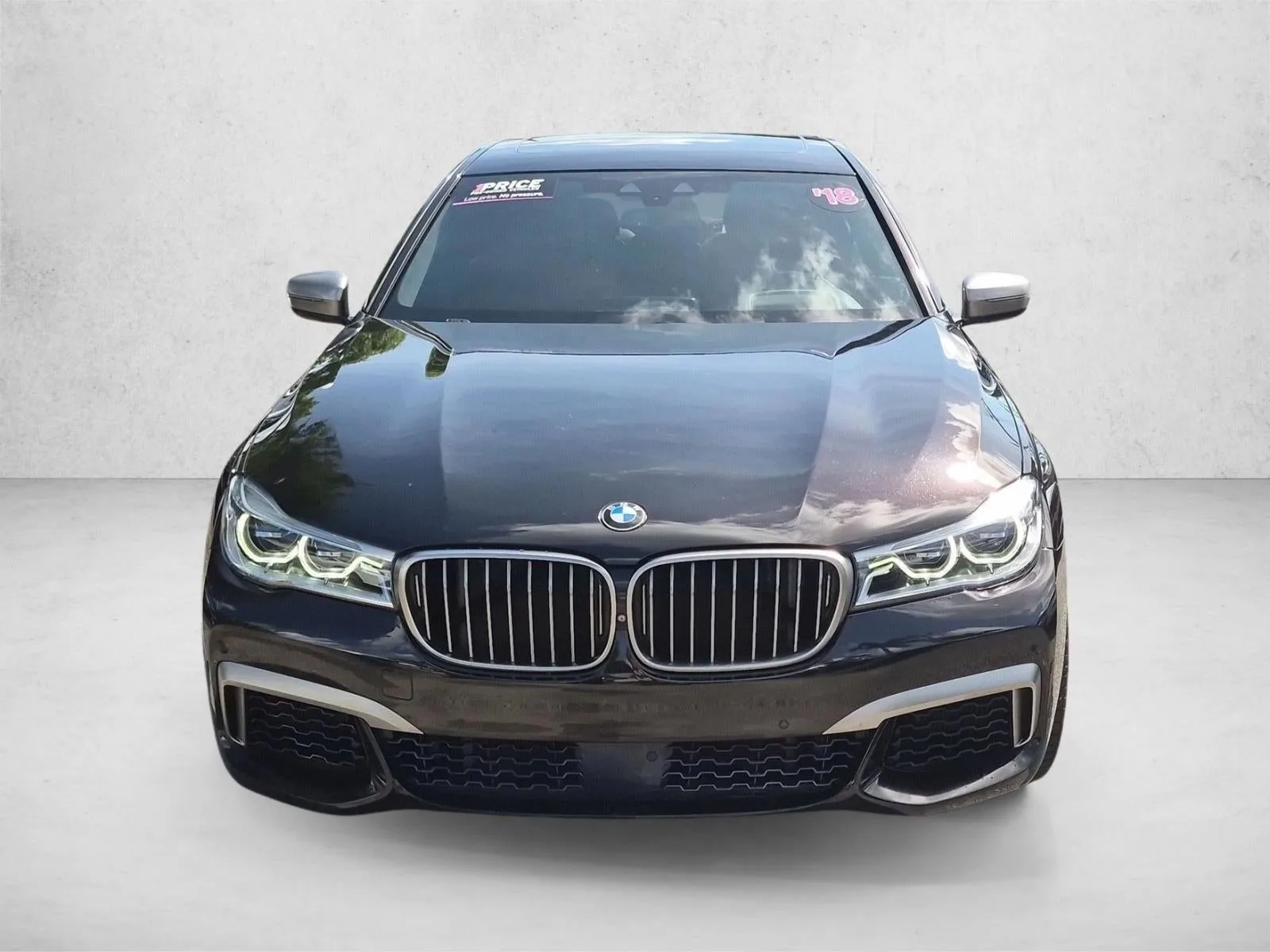 2018 BMW M760i xDrive photo 2