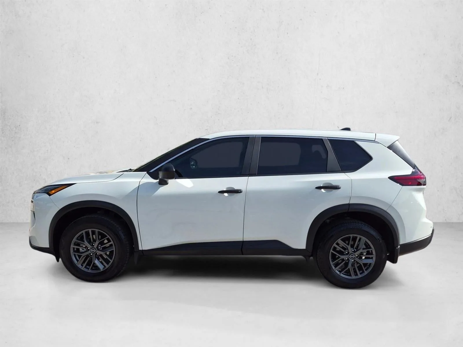 2025 Nissan Rogue FWD S photo 9