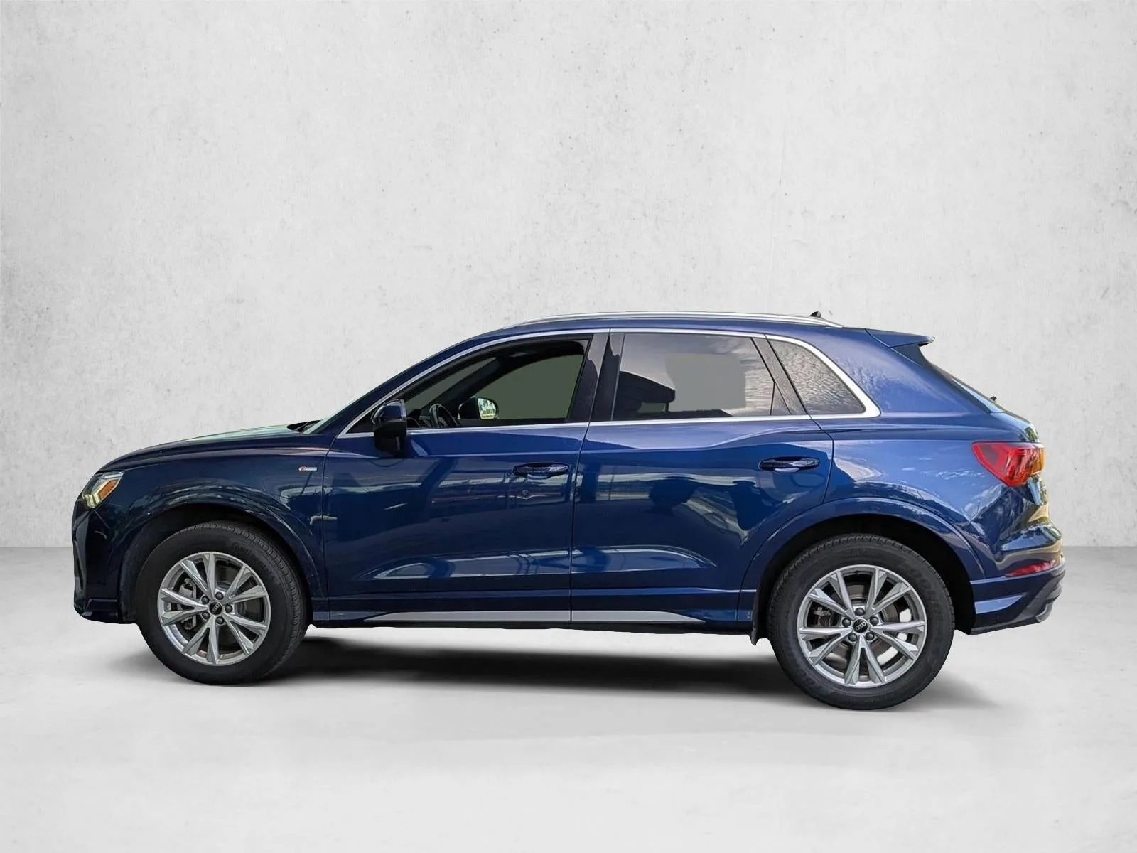 2024 Audi Q3 S line Premium 45 TFSI quattro photo 7