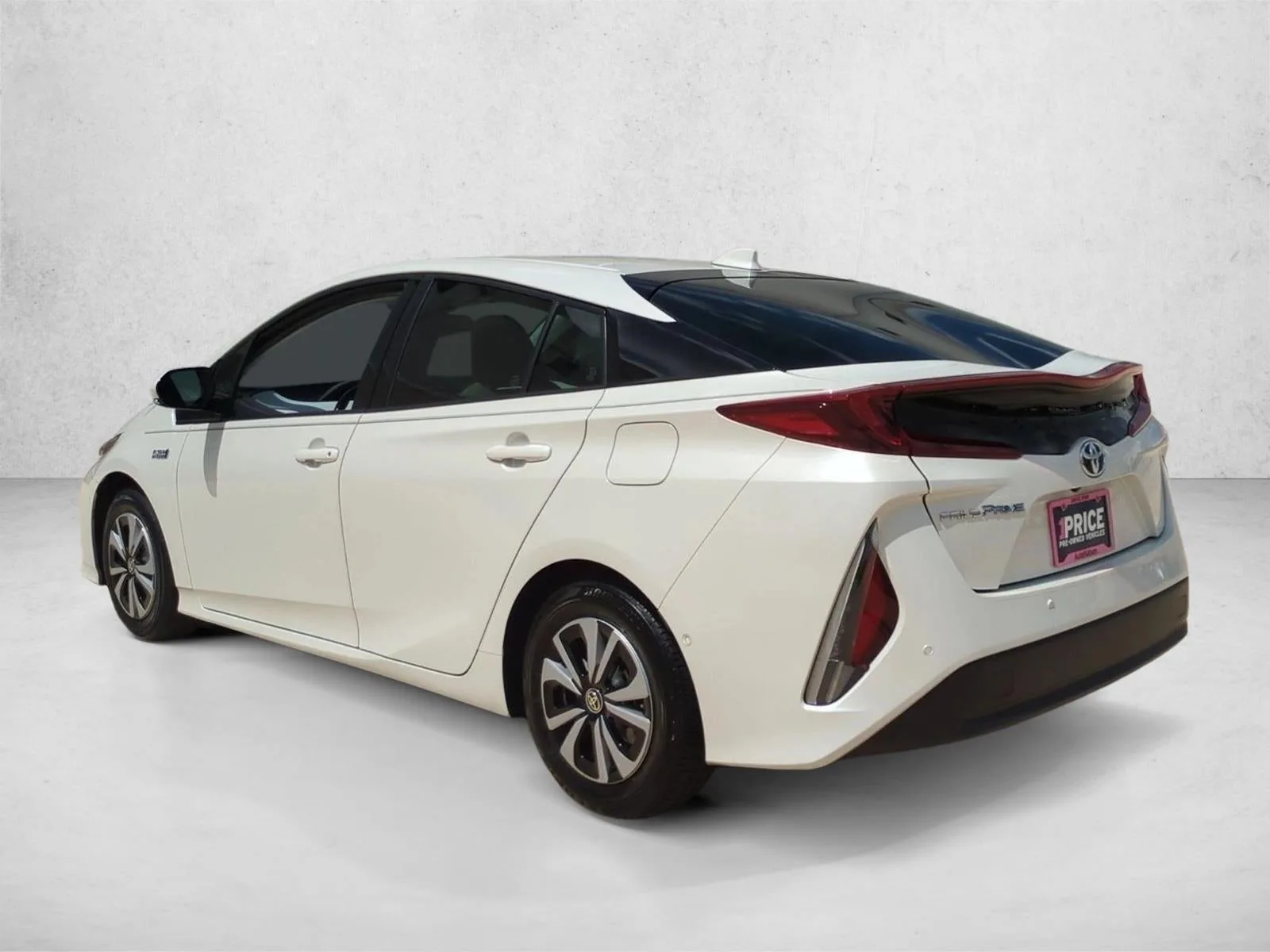 2018 Toyota Prius Prime Advanced (Natl) photo 8