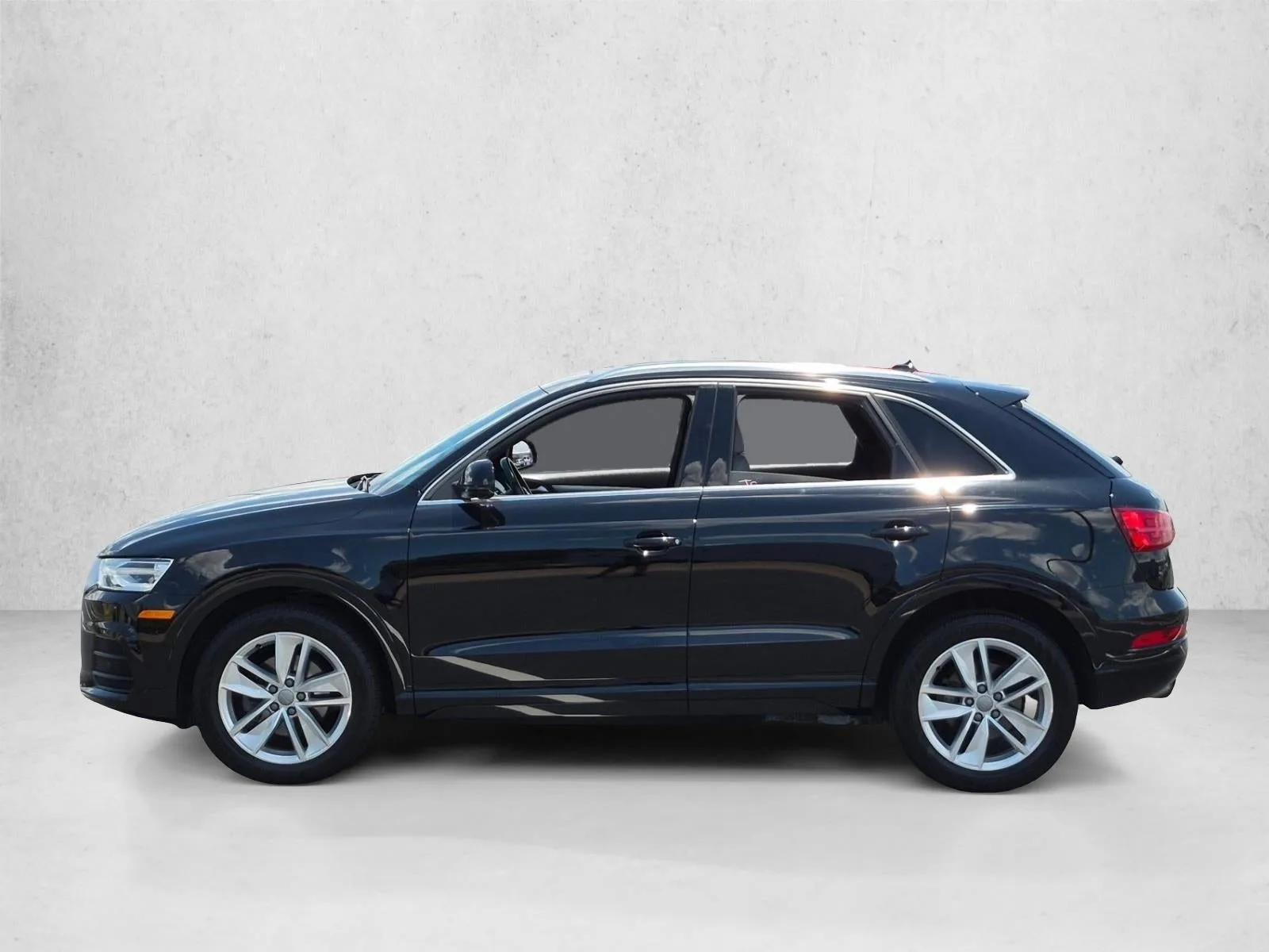 2017 Audi Q3 2.0T Premium photo 8