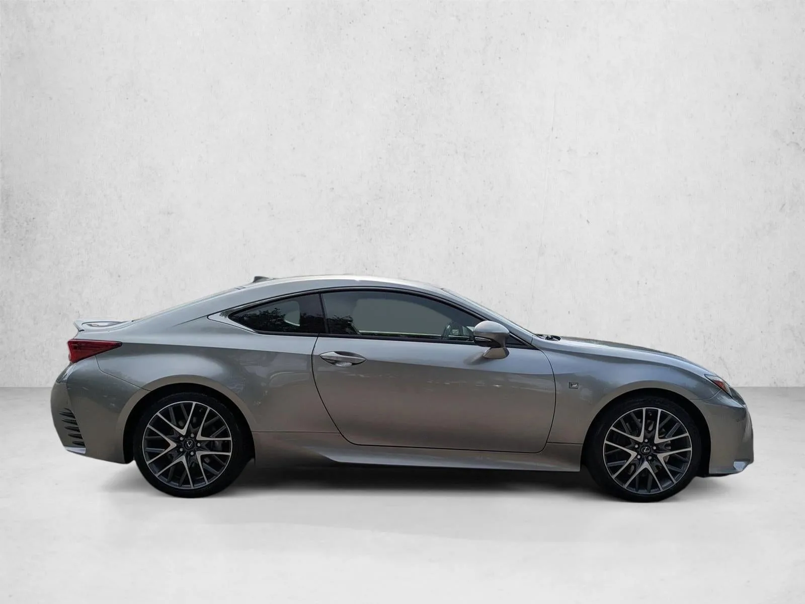 2016 Lexus RC Turbo 2dr Cpe F SPORT photo 4