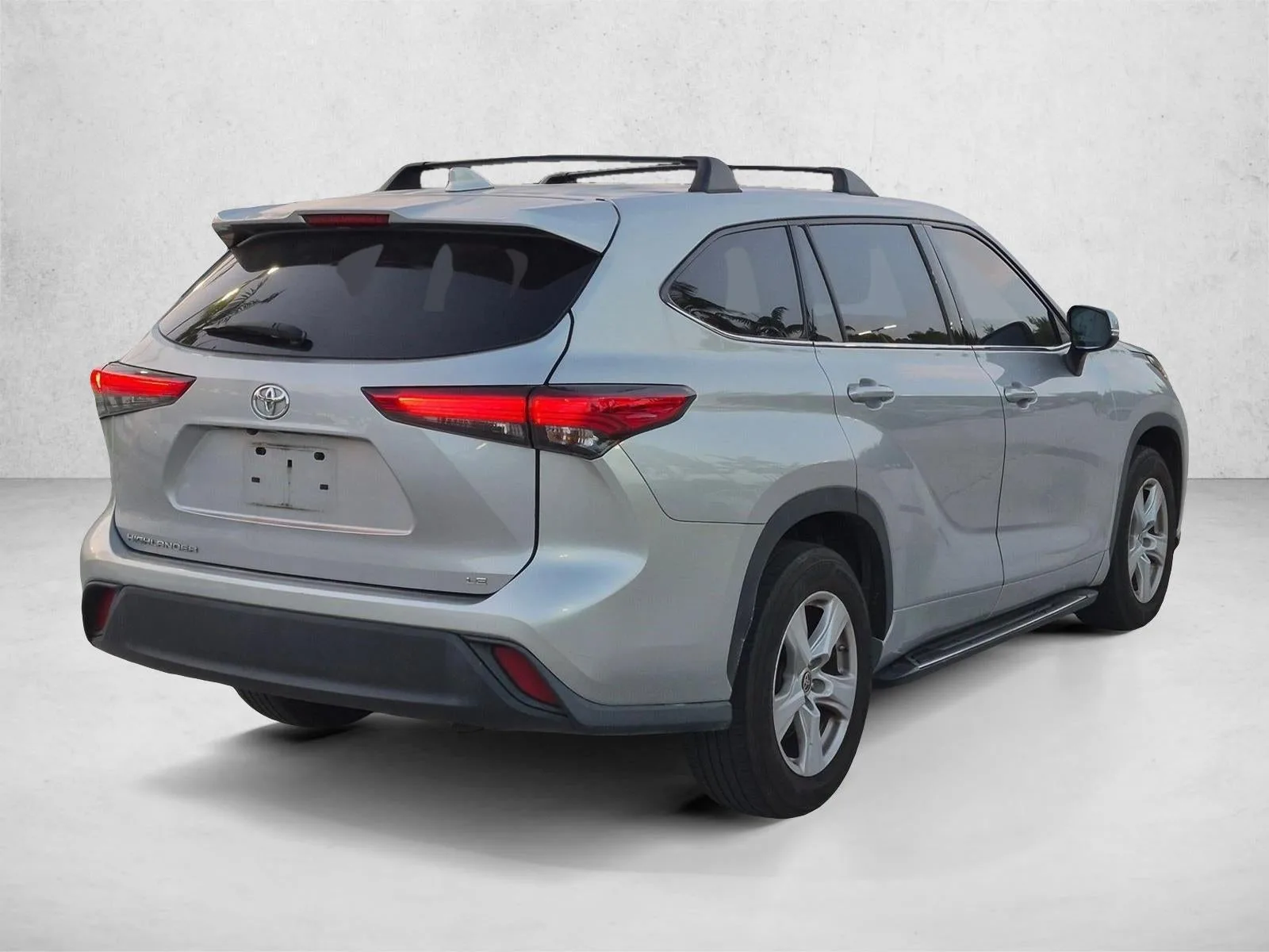 2021 Toyota Highlander LE FWD (GS) photo 5