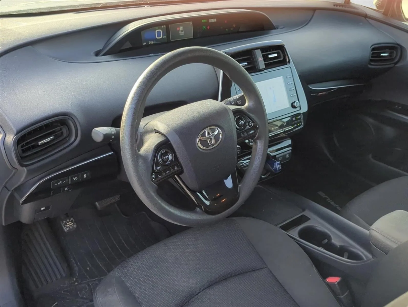 2020 Toyota Prius LE (Natl) photo 10