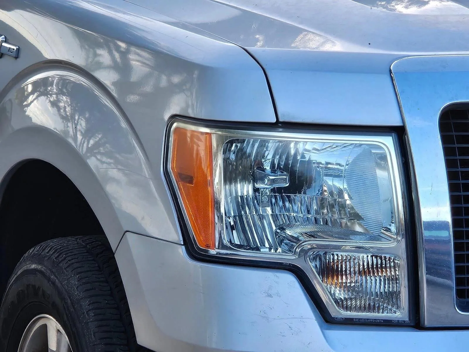 2010 Ford F-150 2WD SuperCrew 5-1/2 Ft Box XLT photo 7
