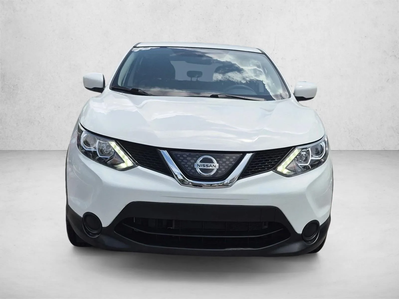 2018 Nissan Rogue Sport 2018.5 FWD S photo 2