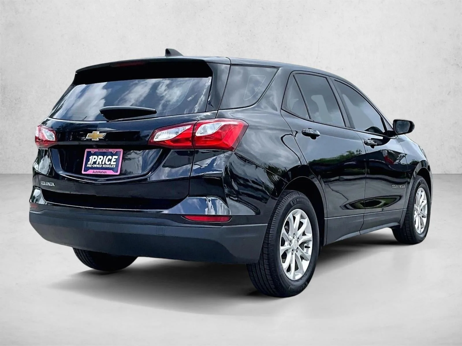 2021 Chevrolet Equinox LS photo 2