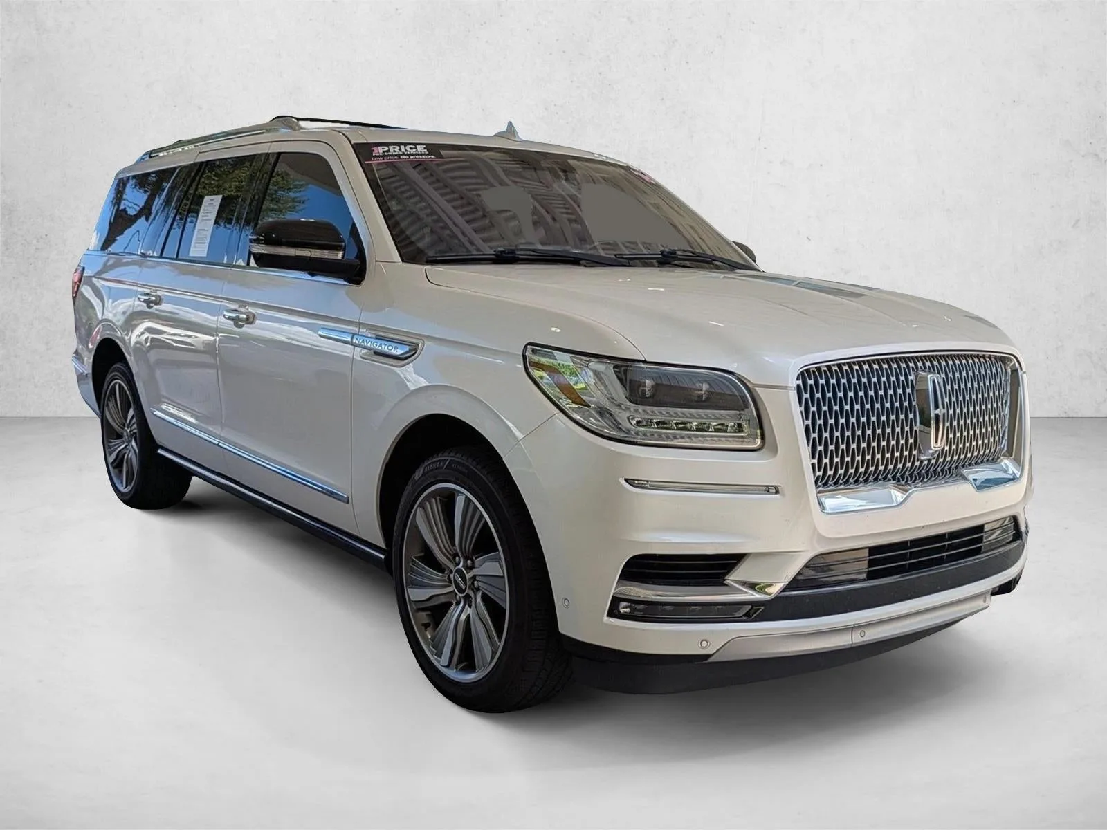 2018 Lincoln Navigator L 4x4 Reserve photo 3