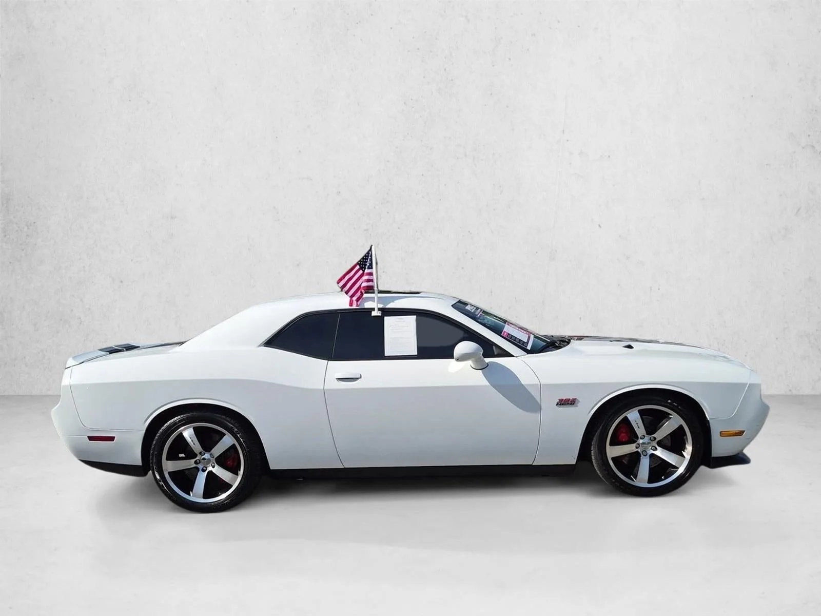 2012 Dodge Challenger SRT8 392 photo 4