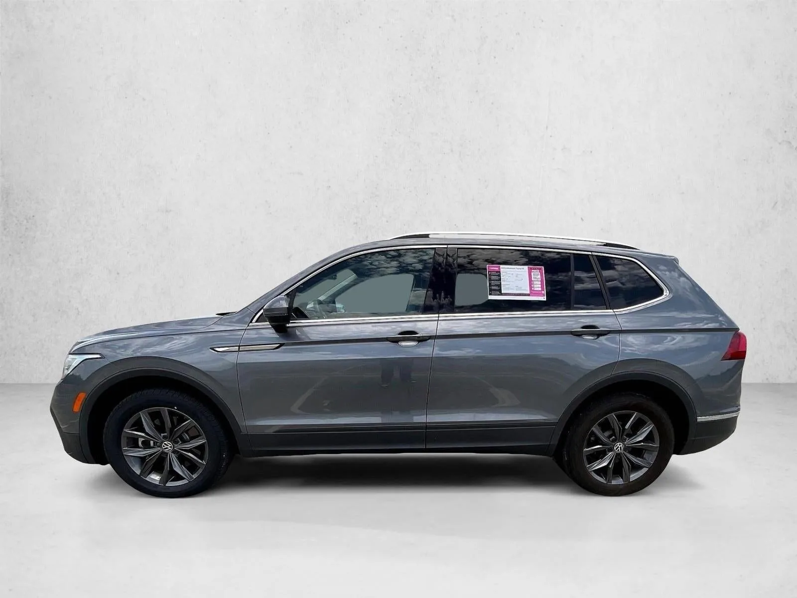 2023 Volkswagen Tiguan 2.0T SE FWD photo 6