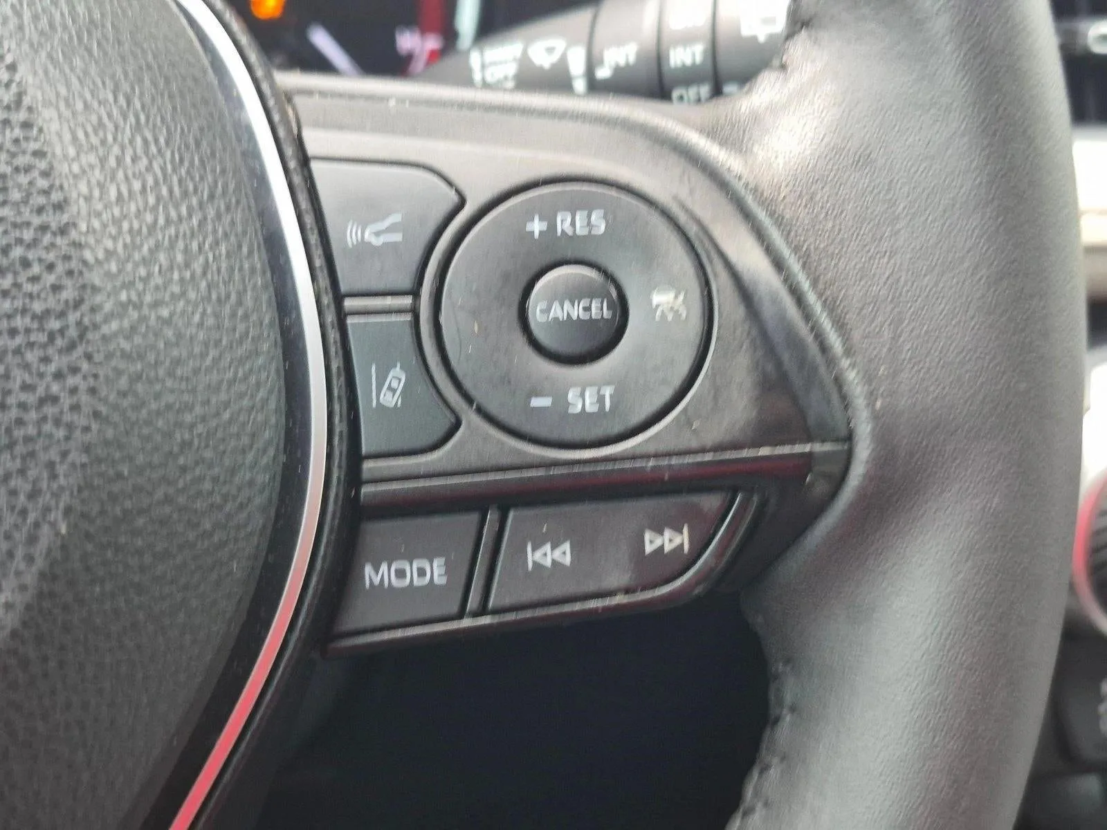 2024 Toyota RAV4 XLE Premium photo 12