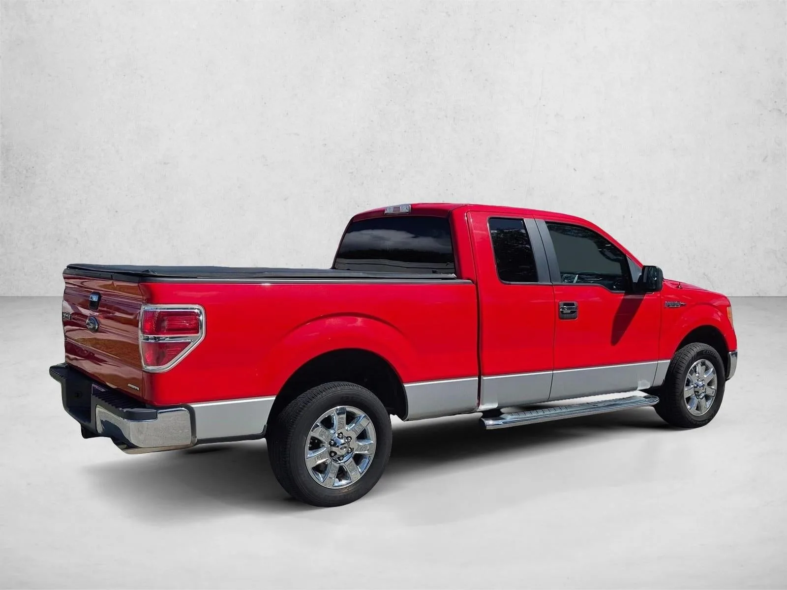 2014 Ford F-150 2WD SuperCab 6-1/2 Ft Box XLT photo 5