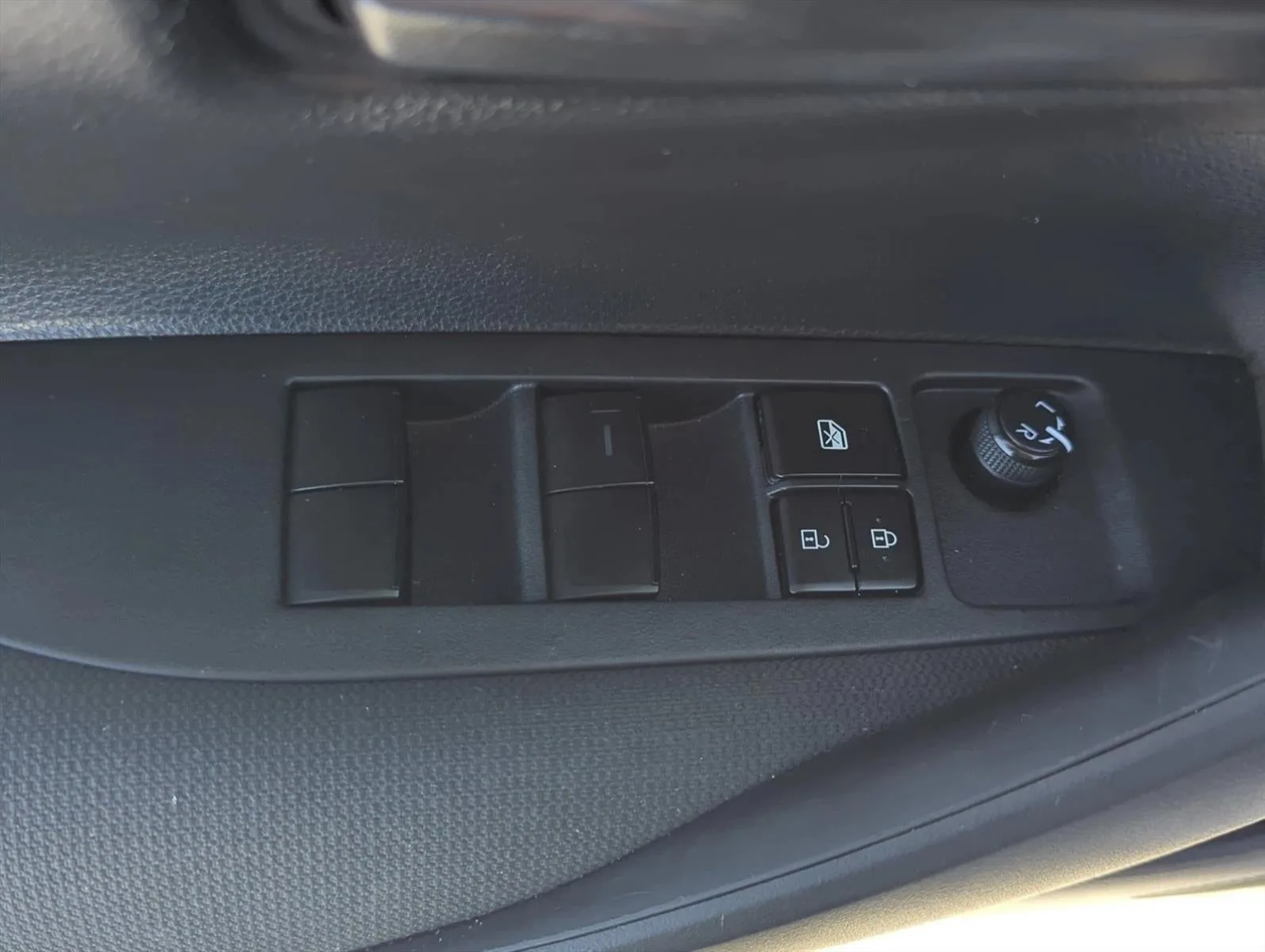 2022 Toyota Corolla LE CVT (Natl) photo 7
