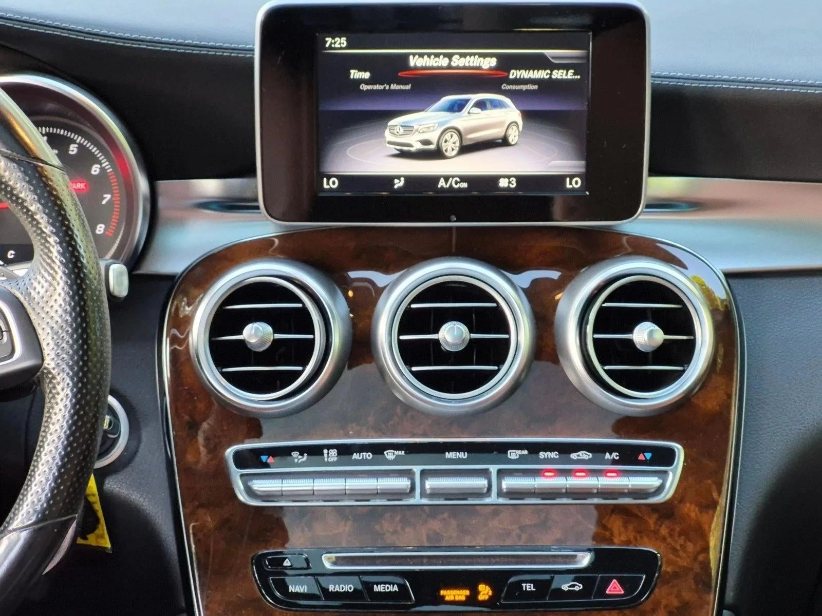 2019 Mercedes-Benz GLC GLC 300 4MATIC® SUV photo 10