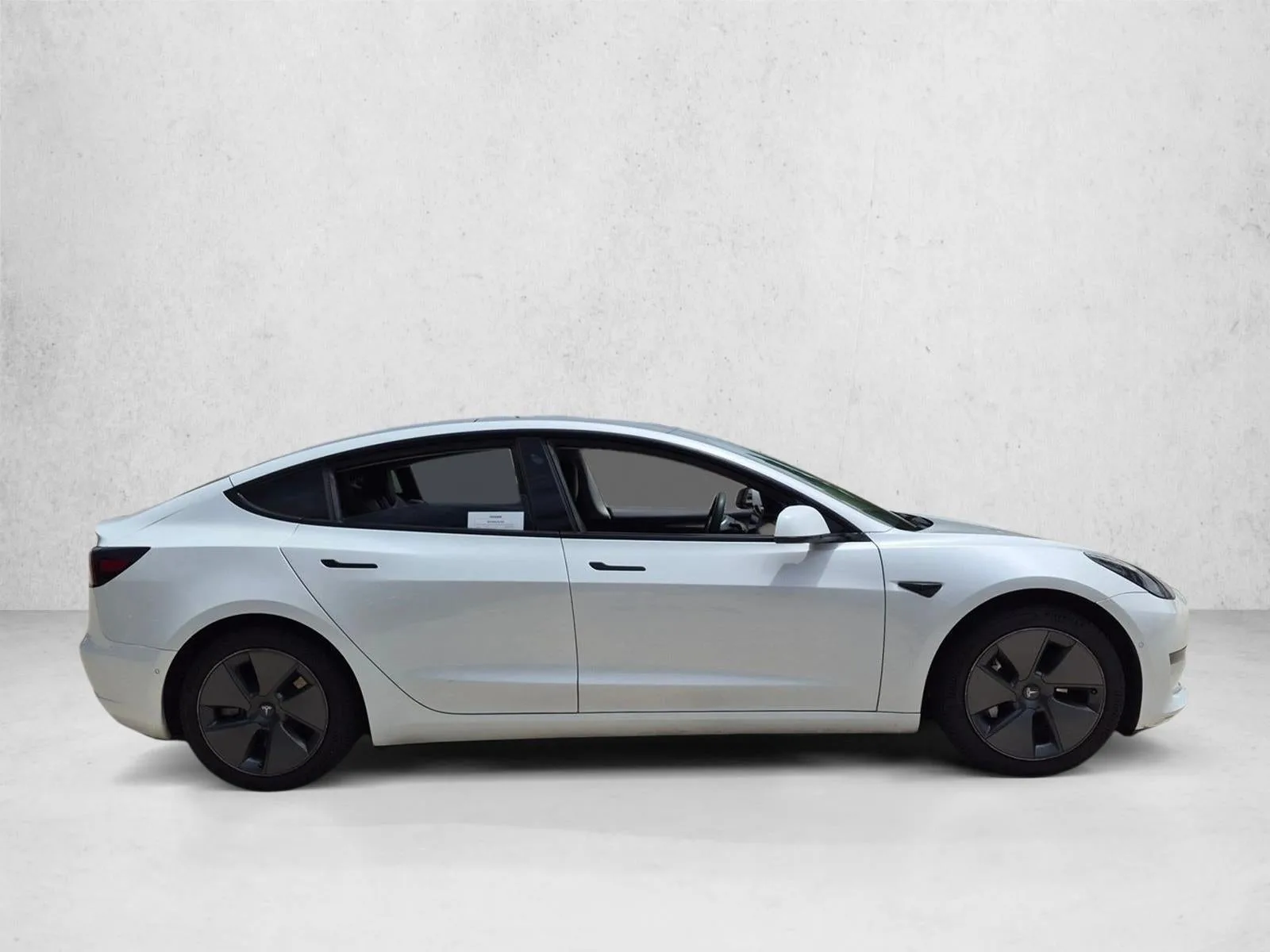 2021 Tesla Model 3 Standard Range Plus RWD photo 4
