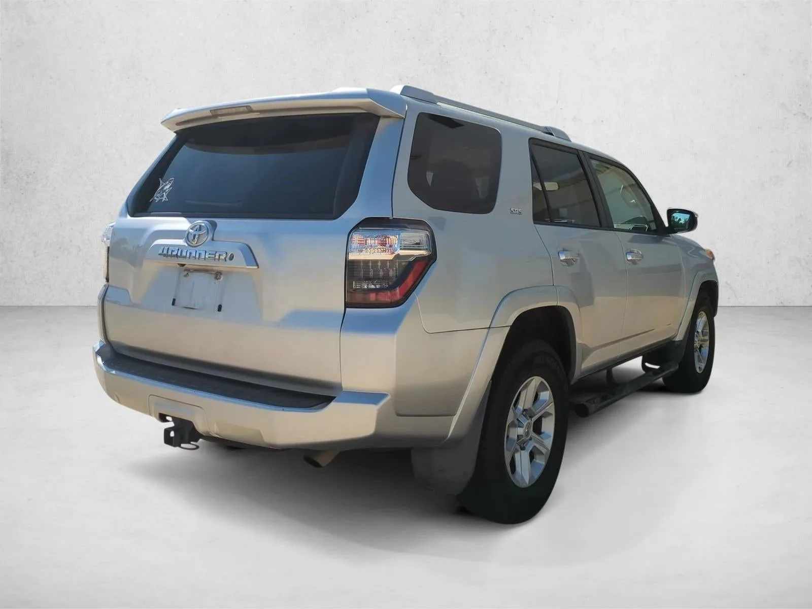 2018 Toyota 4Runner SR5 2WD (Natl) photo 5