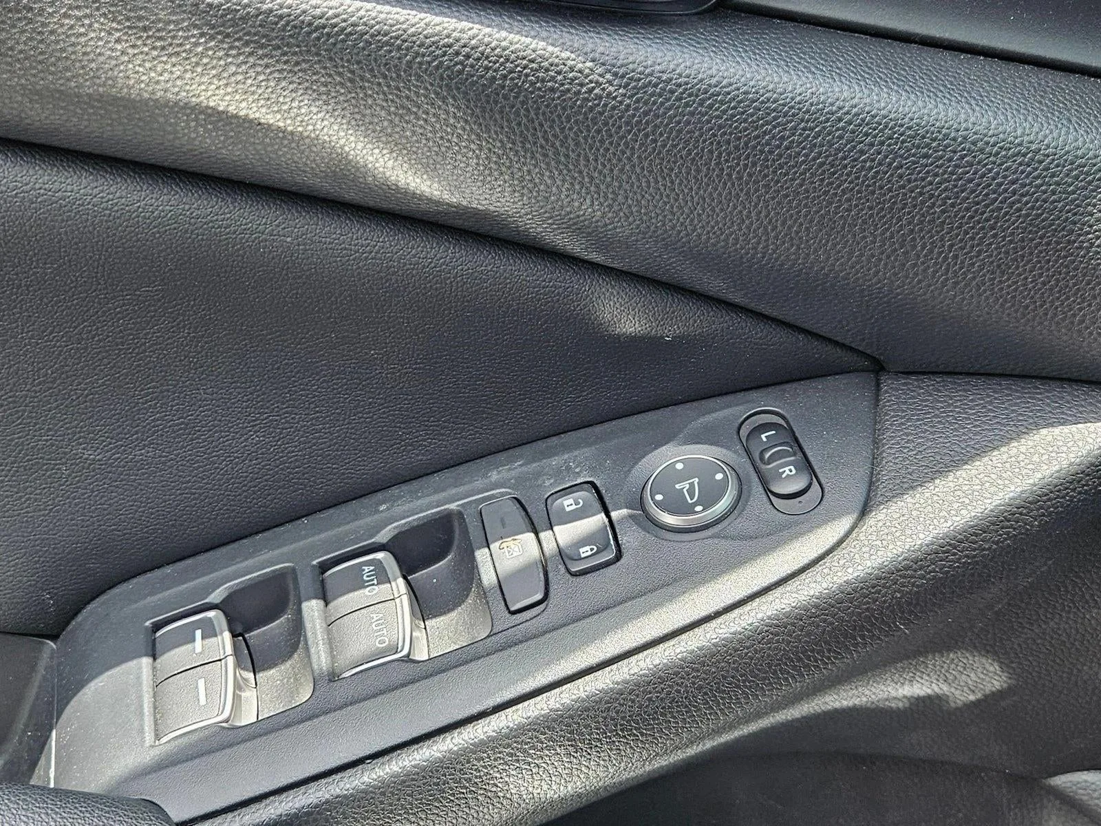 2019 Honda Accord Sedan EX 1.5T CVT photo 7