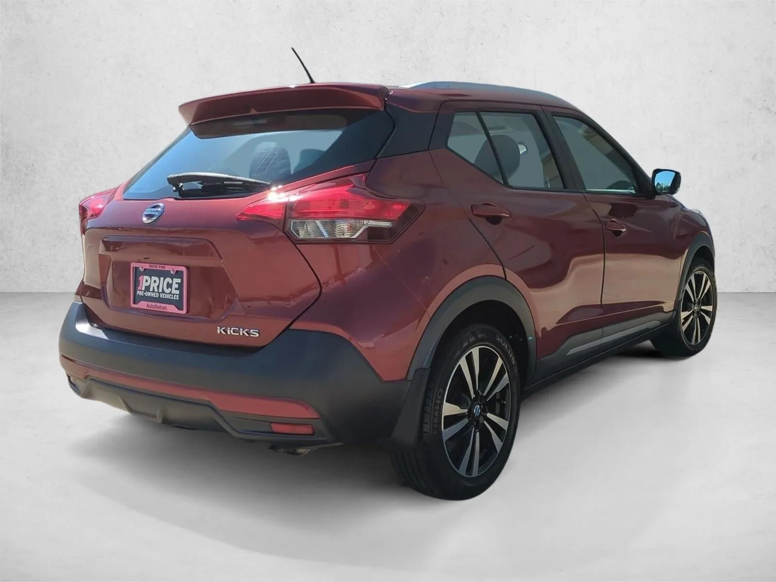2019 Nissan Kicks SR FWD photo 5
