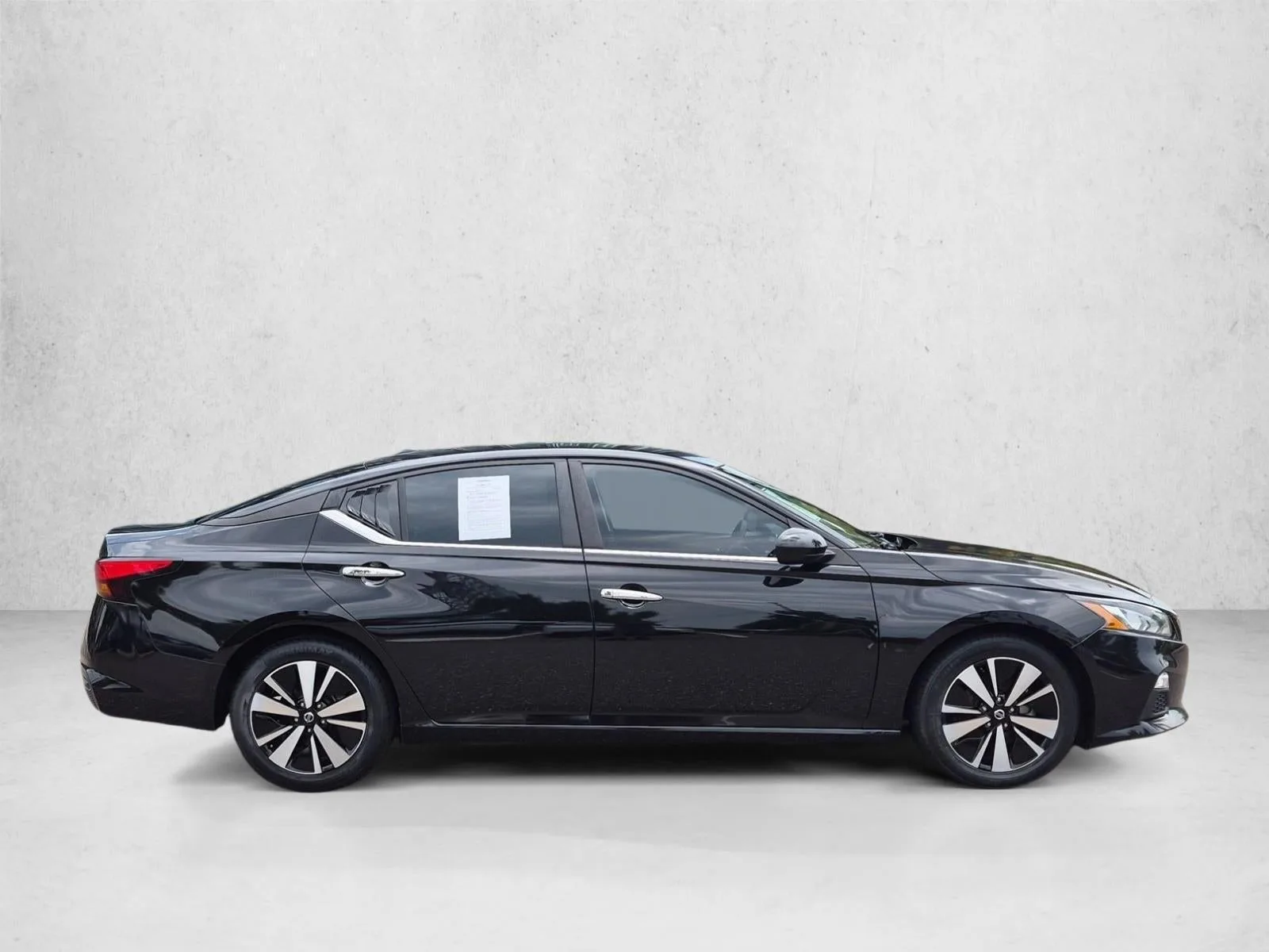 2022 Nissan Altima 2.5 SV Sedan photo 4