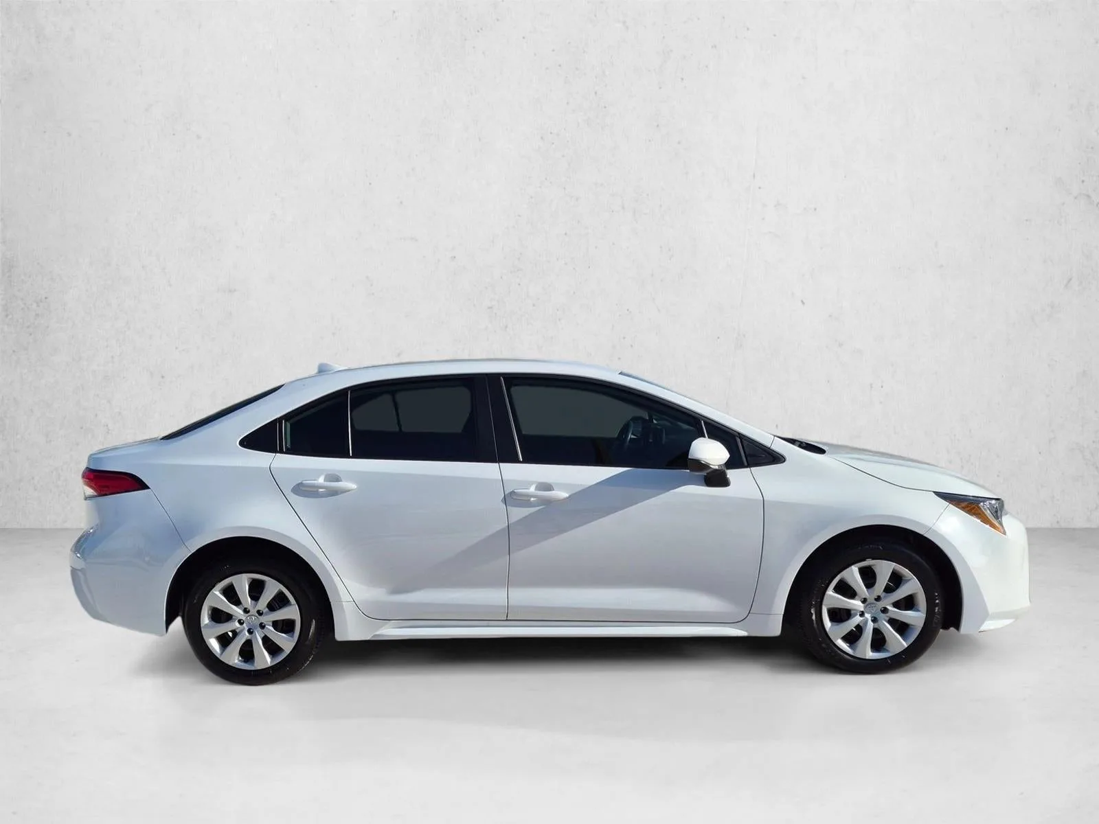 2024 Toyota Corolla LE CVT (Natl) photo 4