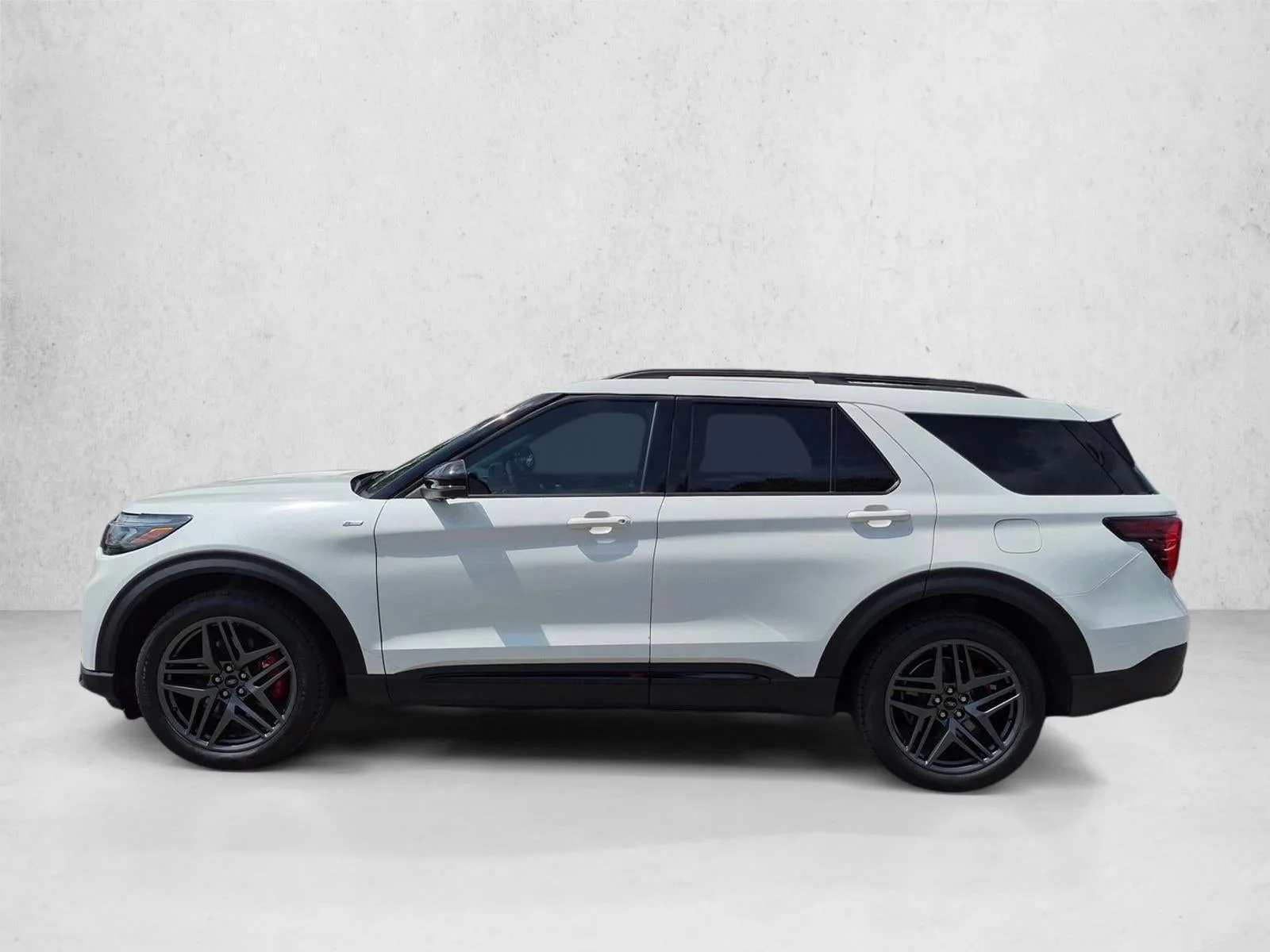 2025 Ford Explorer ST-Line photo 9