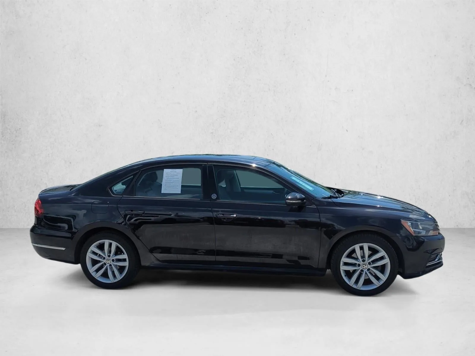 2019 Volkswagen Passat 2.0T Wolfsburg Edition Auto photo 4