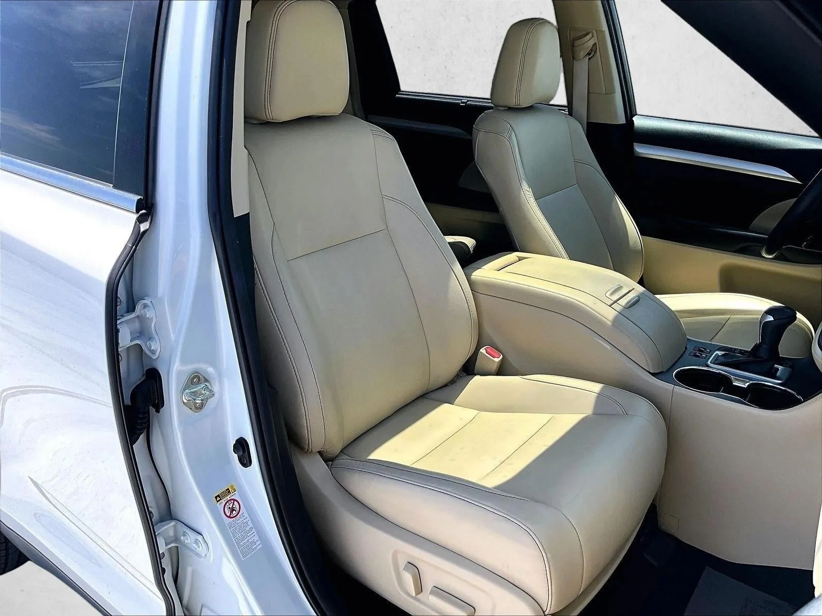2019 Toyota Highlander SE photo 9